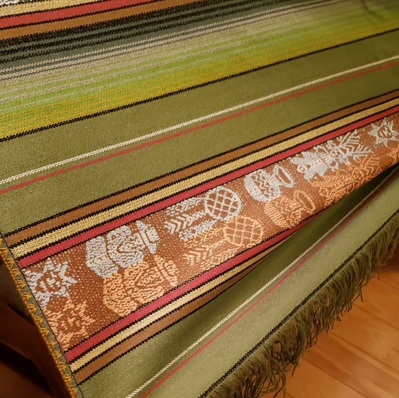 Tablecloth - Picture 2 of 4